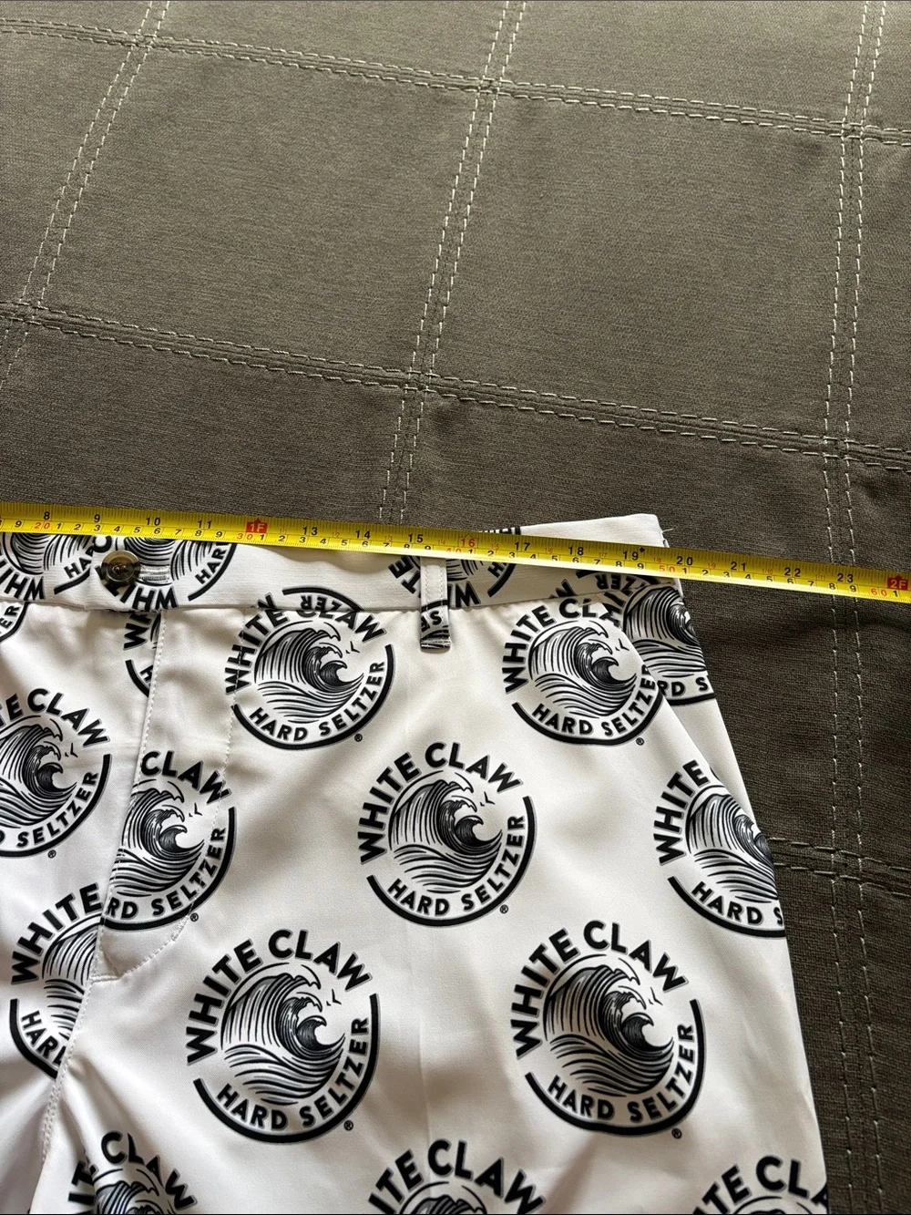 Loud Mouth White Claw Seltzer Golf Shorts White Black Logo Size 38 Men's